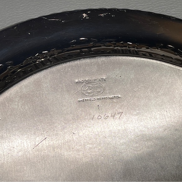 Haddon Hall Official Reproduction Sheffield Silver Plate 10 inch-Serving Tray - Picture 5 of 6